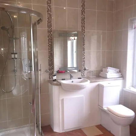 Ostan Loch Altan Cashel Hill