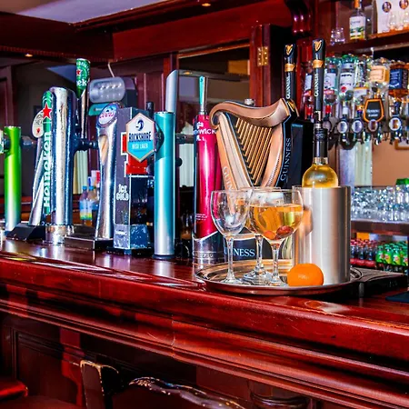 Ostan Loch Altan Cashel Hill