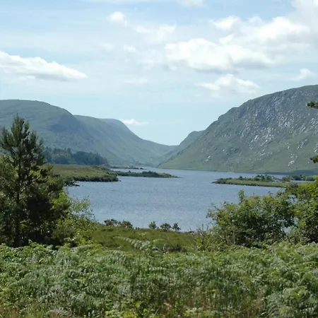 Ostan Loch Altan Cashel Hill
