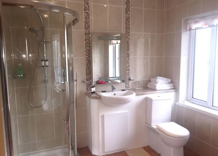 Ostan Loch Altan Cashel Hill