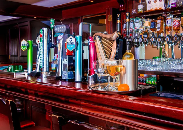 Ostan Loch Altan Cashel Hill